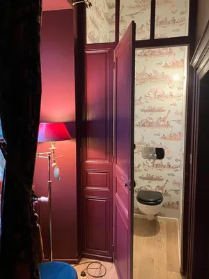Salle de bains dans l'établissement Chambres d'hôtes La Massonnière avec grand jardin - idéal familles, groupes et séjour nature - Sarthe