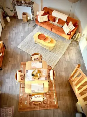 Coin salon dans l'établissement Logement insolite à Blois