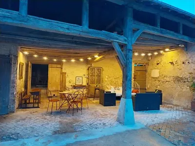 Terrasse ou espace extérieur de l'établissement Chambord, entre Loire et Sologne