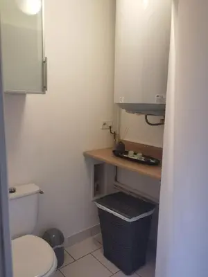 Salle de bains dans l'établissement Agréable T1 bis en bord de Loire