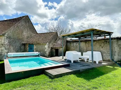 Piscine de l'établissement Gites-domainedupin, gîte de la Closerie ou située à proximité