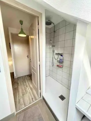 Salle de bains dans l'établissement Maison - 3 chambres - Jardin