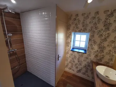 Salle de bains dans l'établissement La Jacquière