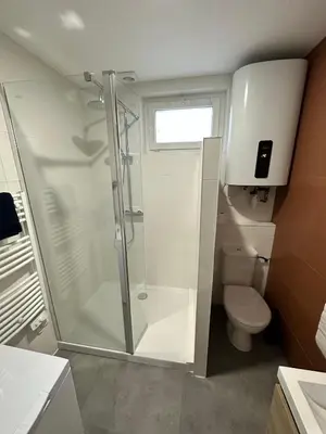 Salle de bains dans l'établissement Appartement cosy et moderne - 2 Chambres