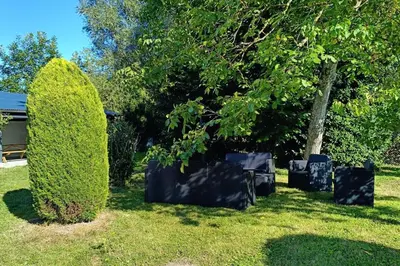 Jardin de l'établissement Gîte du petit ruisseau 6,5km du zoo