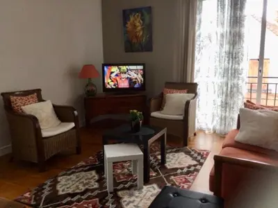 Télévision ou salle de divertissement dans l'établissement Pierre de lune