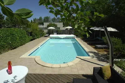 Piscine de l'établissement Suite en Chambre d'hôtes La Vigenna ou située à proximité