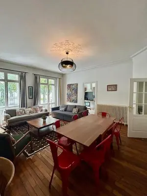 Coin salon dans l'établissement Tours - Grand appartement - centre ville parking gratuit