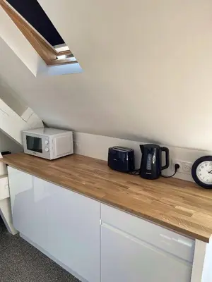 Cuisine ou kitchenette dans l'établissement Appartement duplex rénové vue sur la Loire
