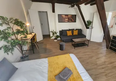 Coin salon dans l'établissement L'Etape Tourangelle
