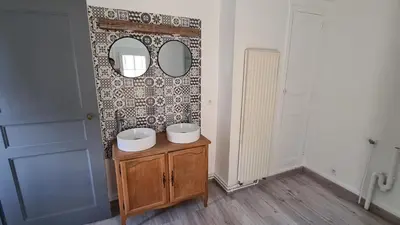 Salle de bains dans l'établissement Maison Bourgueil 3 chambres