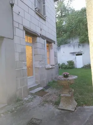 Jardin de l'établissement Cocon calme, 2 pièces Tours proche bord de Loire