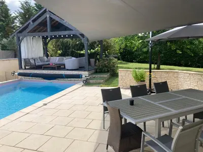 Piscine de l'établissement Maison de vacances ou située à proximité
