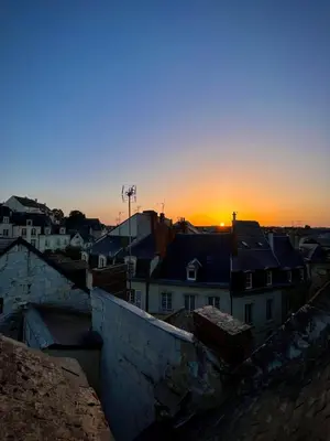 Lever ou coucher de soleil vu de l'appartement ou à proximité