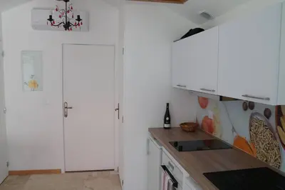 Cuisine ou kitchenette dans l'établissement Gîte Pétronille - pied à terre dans le saumurois