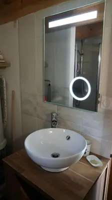 Salle de bains dans l'établissement Gîte Coco Studio à 20 km de Saumur