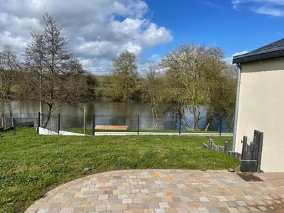 Vue sur la rivière ou le fleuve situé(e) à proximité de la maison de vacances
