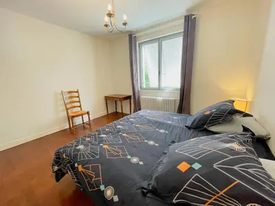 Un ou plusieurs lits dans un hébergement de l'établissement Gîte lumineux au cœur de Touraine, parking privé, Wi-Fi, 3 chambres - FR-1-381-539