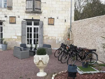 Vélo sur le terrain de l'établissement Gîte le Saint-Honoré ou dans les environs