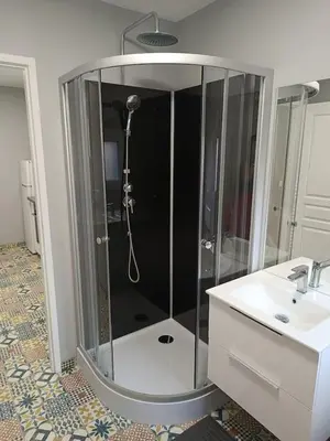 Salle de bains dans l'établissement Maison circuit des 24h