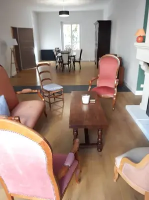 Coin salon dans l'établissement Très grande maison de ville au coeur de Saumur