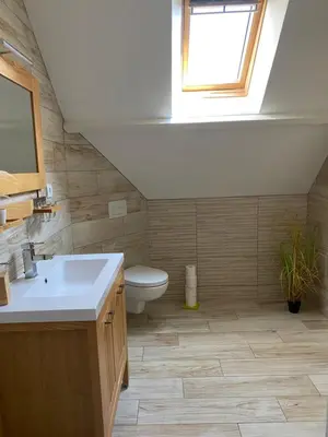 Salle de bains dans l'établissement Chambre proche circuit