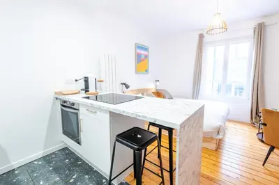 Cuisine ou kitchenette dans l'établissement Le Petit Amandier - Tours