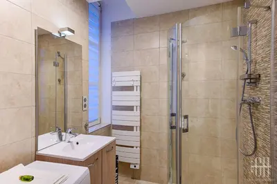 Salle de bains dans l'établissement Le Fidji / 100m Gare
