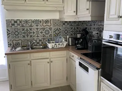 Cuisine ou kitchenette dans l'établissement Maison spacieuse près du Mans et Tours, idéale pour famille, avec terrasse, jardin et parking - FR-1-410-425