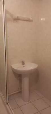 Salle de bains dans l'établissement Gîte Quartier Saint Nicolas à Blois