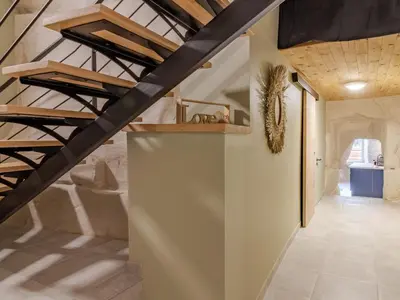 Plan de l'établissement Gîte troglodyte unique avec jacuzzi, billard et jardin, près de Doué La Fontaine et Saumur - FR-1-622-69