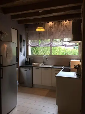Cuisine ou kitchenette dans l'établissement Gîte du Ruisseau de la Renne