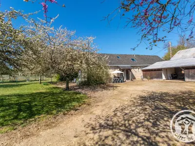 Jardin de l'établissement Charmante Maison de Campagne près des Vignes avec WiFi, BBQ et Proche d'Angers et Saumur - FR-1-622-68