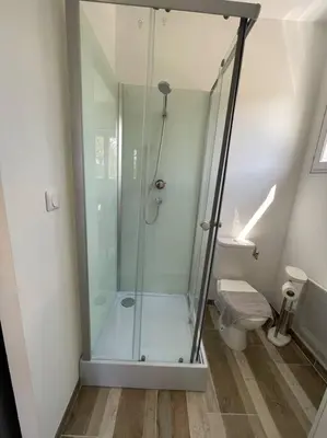 Salle de bains dans l'établissement Studio 2 personnes - Bouleries Jump - 24H du Mans