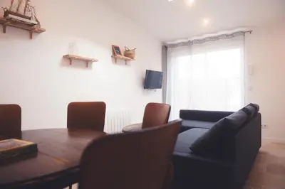 Télévision ou salle de divertissement dans l'établissement Le Prévert, T3 en centre ville