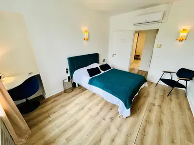 Un ou plusieurs lits dans un hébergement de l'établissement Inédit : appartements grandes capacités sur les quais de Blois - 23 pers