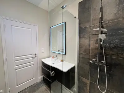 Salle de bains dans l'établissement Le Saint Nicolas~Hyper centre