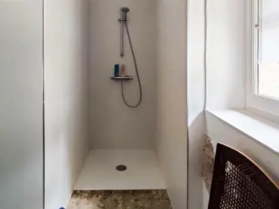 Salle de bains dans l'établissement Moulin du 18ieme siècle
