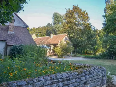 Jardin de l'établissement Moulin du 18ieme siècle