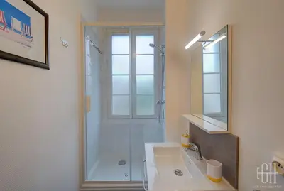 Salle de bains dans l'établissement L'Agapanthe - Proche Gare