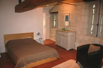 Coin salon dans l'établissement Gite Chateau de Chaintres