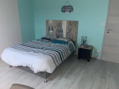 Un ou plusieurs lits dans un hébergement de l'établissement Chambre chez l'habitant à 7kms du circuit des 24h