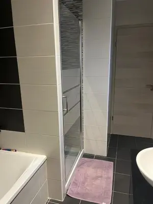 Salle de bains dans l'établissement Chambre double à 7kms du circuit des 24h