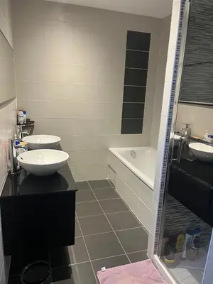 Salle de bains dans l'établissement Chambre double à 7kms du circuit des 24h