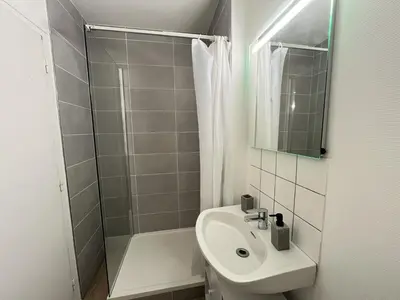 Salle de bains dans l'établissement La Loge - Studio - Centre - 2 pers