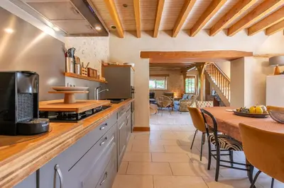 Cuisine ou kitchenette dans l'établissement Le gîte L'As de Seur
