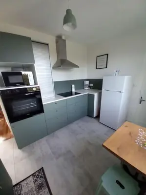 Cuisine ou kitchenette dans l'établissement Maison 6 couchages avec jardin au coeur des châteaux de la Loire