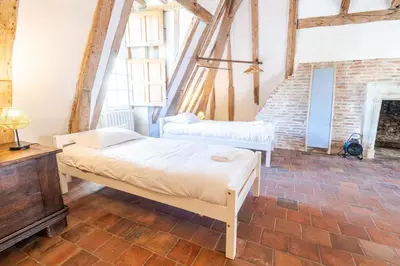 Un ou plusieurs lits dans un hébergement de l'établissement 16th century hunting lodge - Château de Nitray