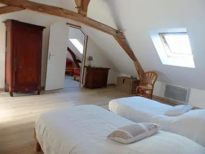 Un ou plusieurs lits dans un hébergement de l'établissement Maison rénovée du XVIe, jardin clos, proche de la Loire et châteaux, tout inclus, équipements complets - FR-1-381-562