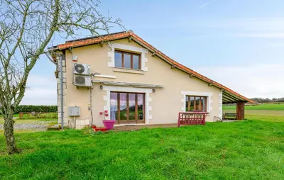 Jardin de l'établissement Cozy Home In Scorbé-Clairvaux With Wifi